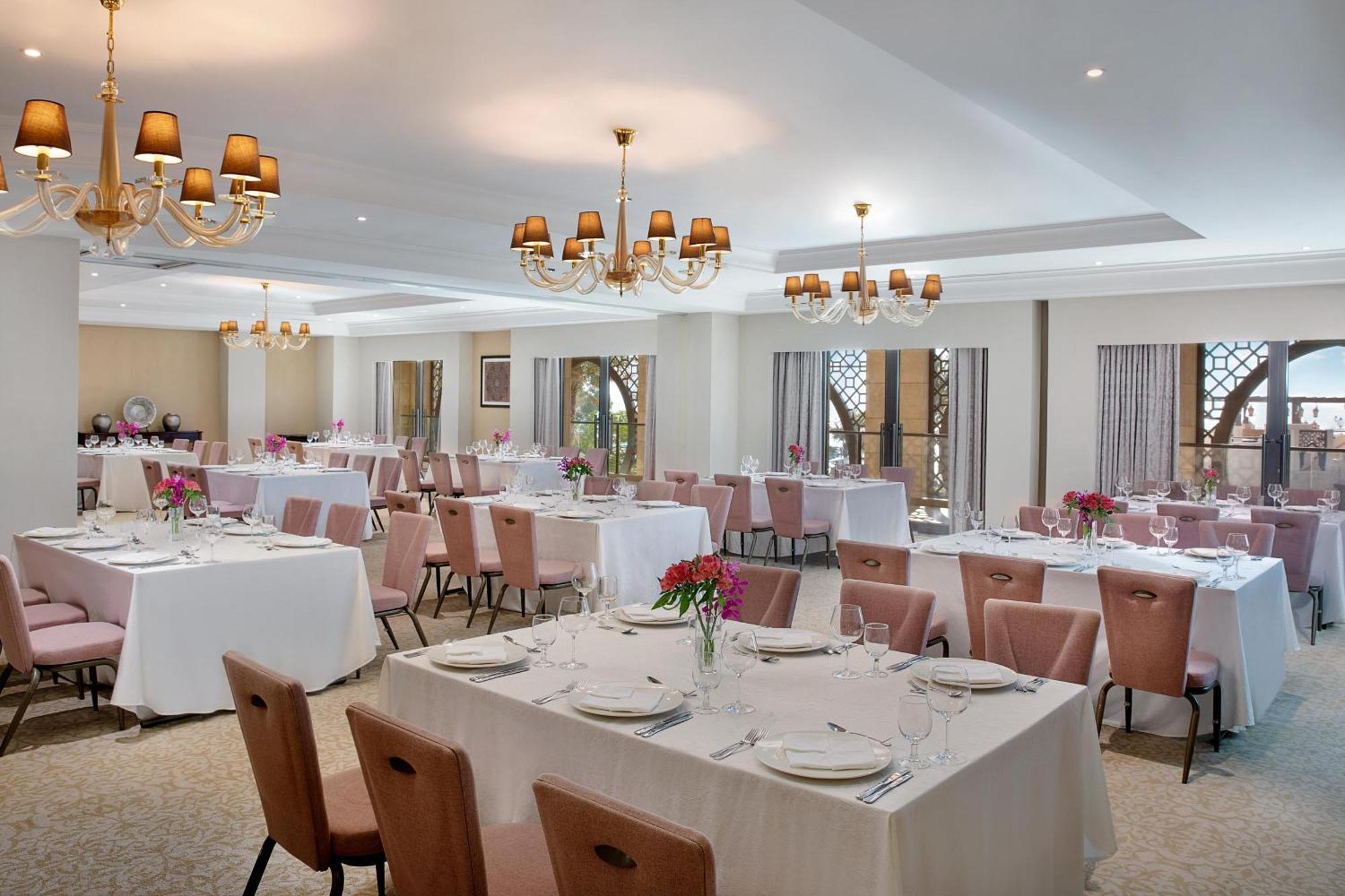 Ajman Saray, A Luxury Collection Resort, Adzsmán Kültér fotó The ballroom at the hotel