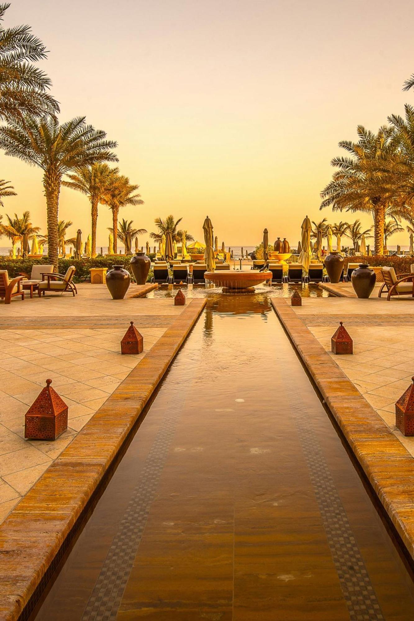 Ajman Saray, A Luxury Collection Resort, Adzsmán Kültér fotó The Palace Downtown Dubai