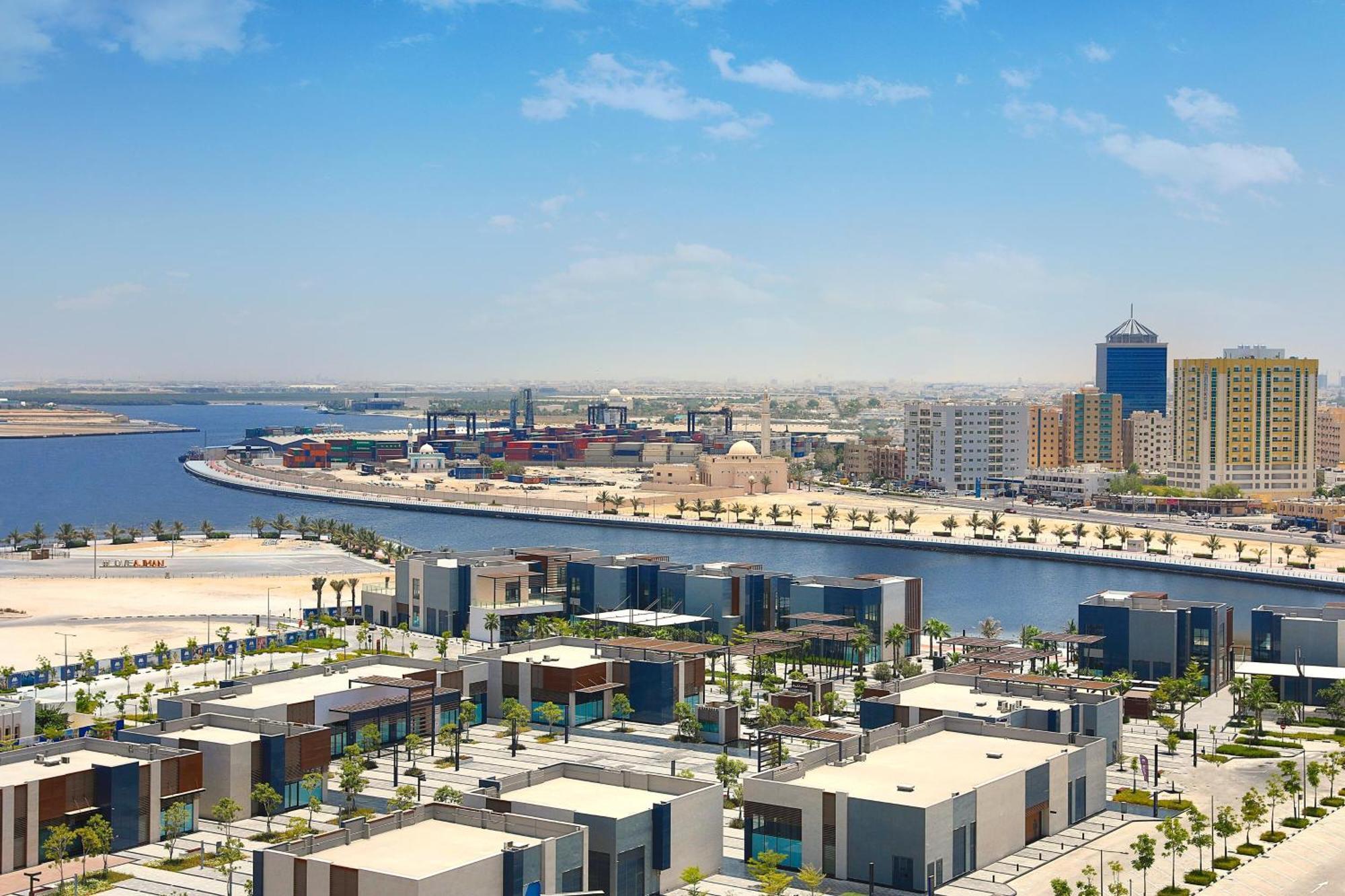 Ajman Saray, A Luxury Collection Resort, Adzsmán Kültér fotó View of the community