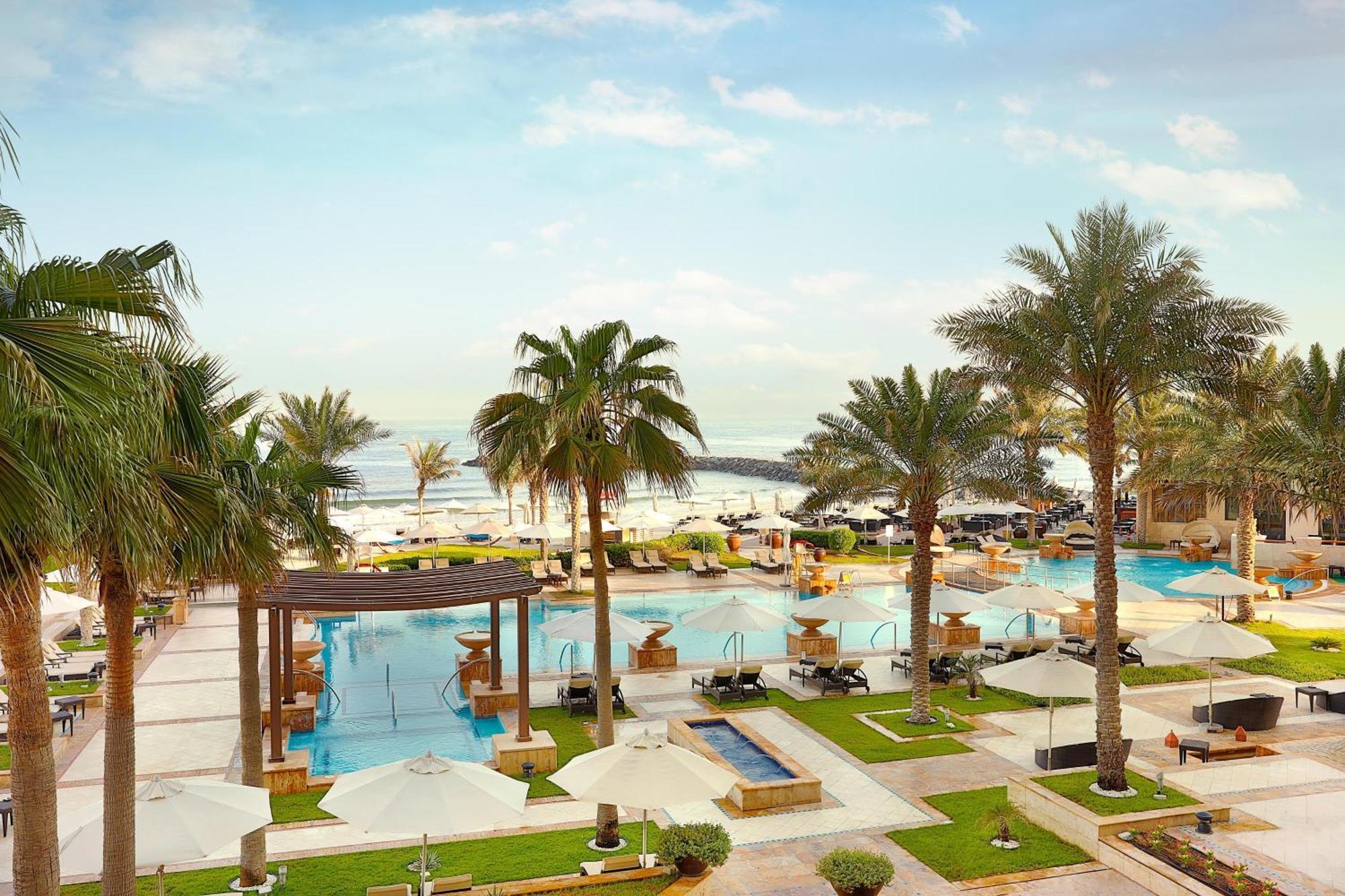 Ajman Saray, A Luxury Collection Resort, Adzsmán Kültér fotó The Cove Rotana Resort