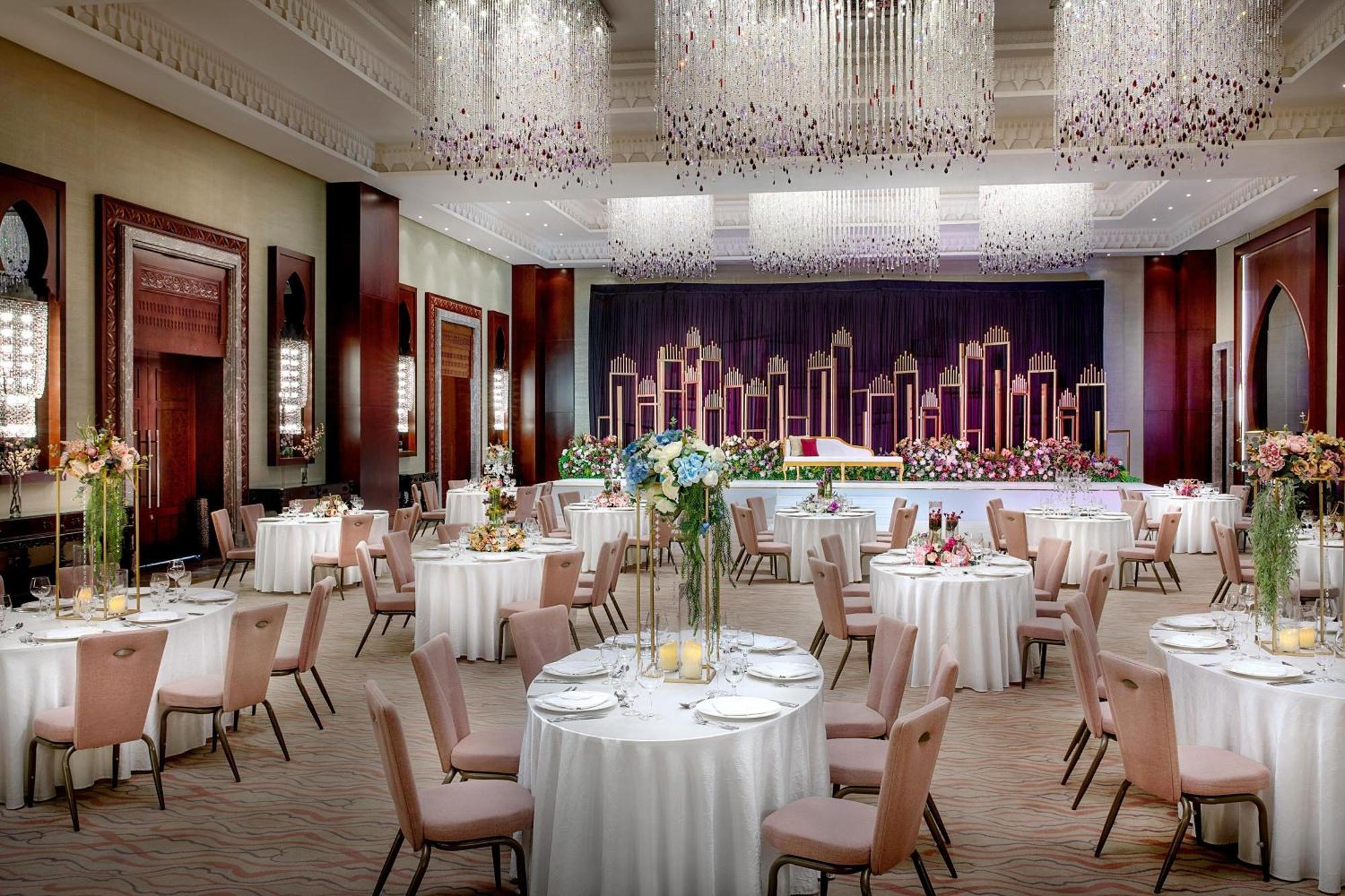Ajman Saray, A Luxury Collection Resort, Adzsmán Kültér fotó The ballroom at The Oberoi, Mumbai