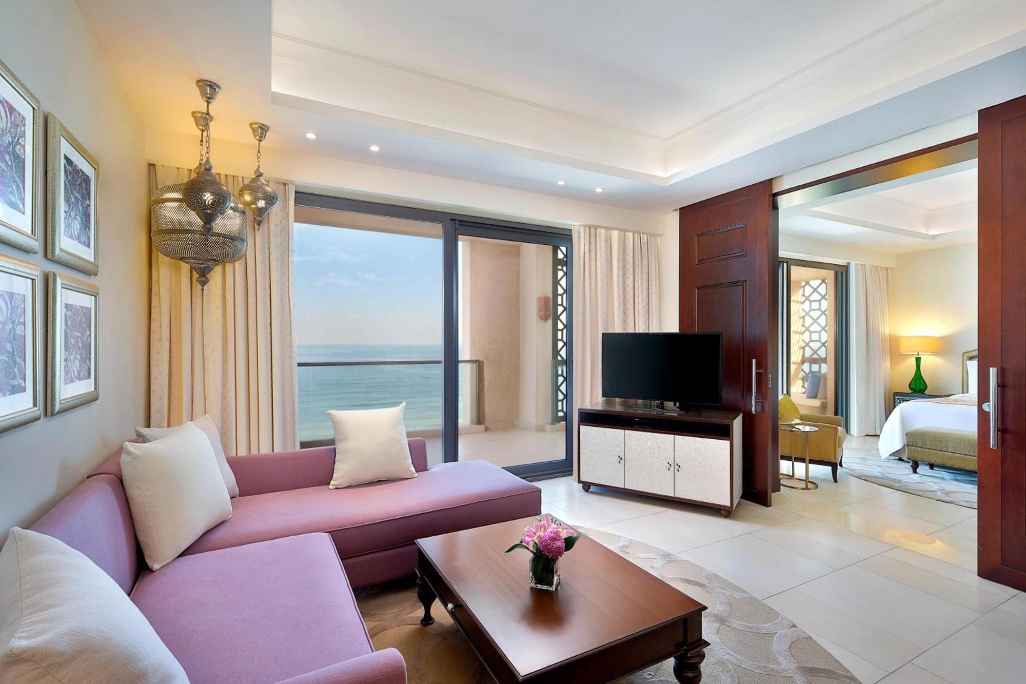 Ajman Saray, A Luxury Collection Resort, Adzsmán Kültér fotó A suite at the Jumeirah Atlantis