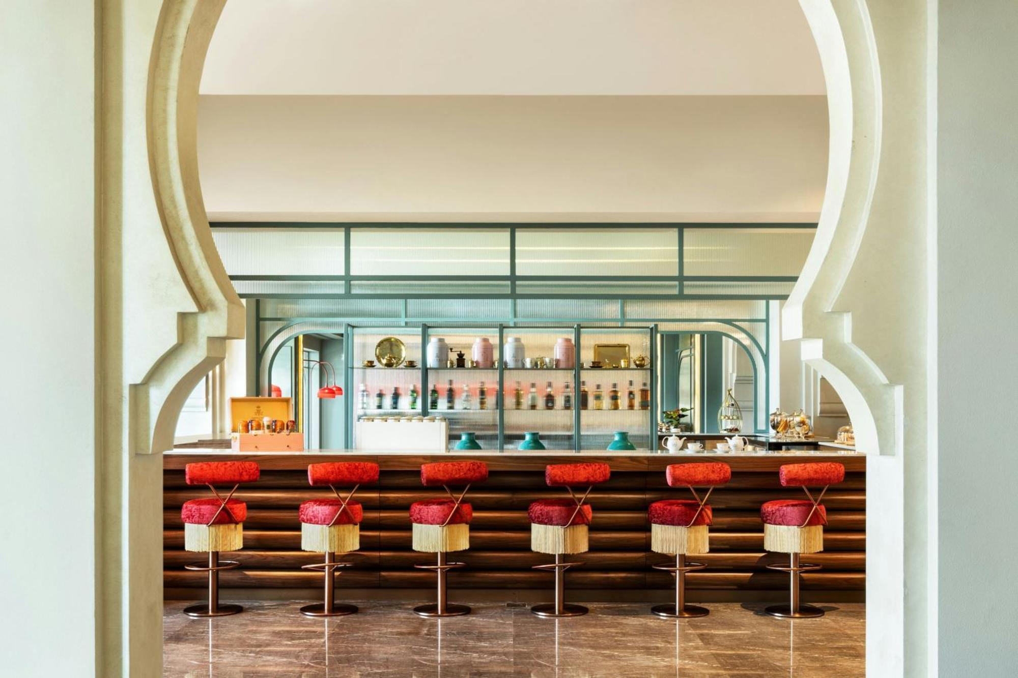 Ajman Saray, A Luxury Collection Resort, Adzsmán Kültér fotó The bar at the hotel